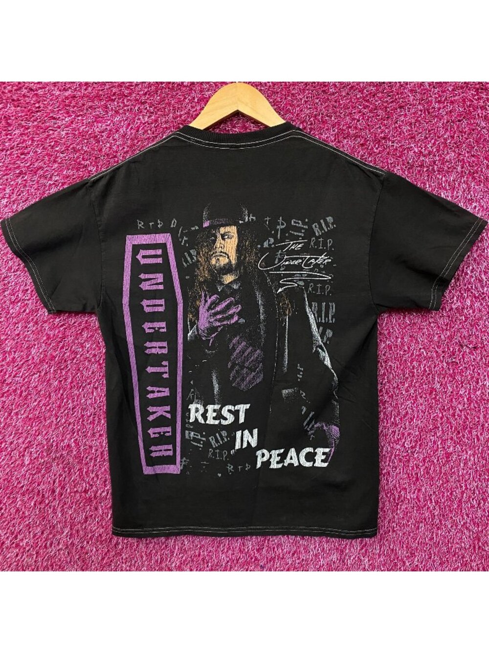 WWE The Undertaker Rest in Peace Graphic T-Shirt Medium